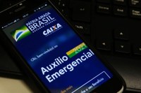 Caixa paga hoje auxílio emergencial a nascidos em agosto