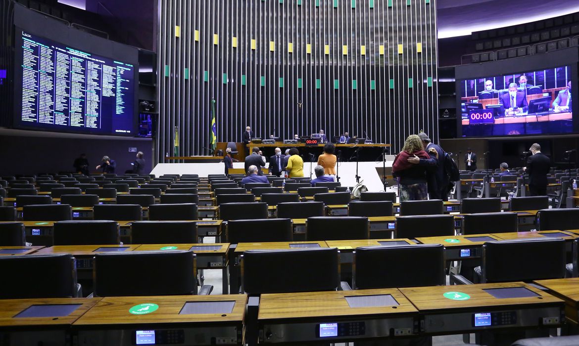 Por 286 votos a favor e 173 contra, Câmara aprova texto-base do projeto de privatização dos Correios